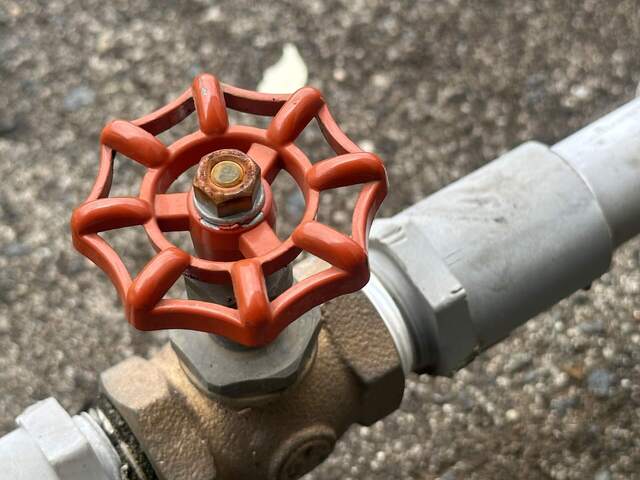 貯水タンクの部分補修にかかる修理代と費用の目安
